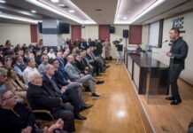 Όταν θες πρωτόκολλο στην… πίτα και το παραβιάζεις σε μια επίσημη επέτειο…