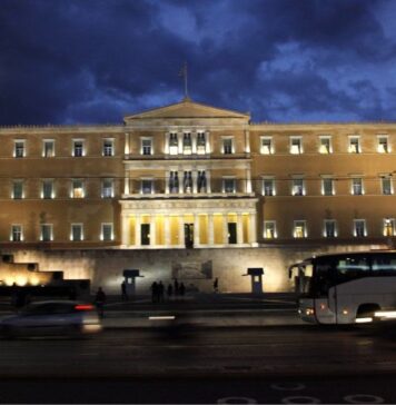 Τα σκάνδαλα διαμορφώνουν απρόβλεπτο περιβάλλον