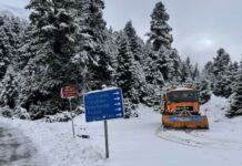 Αιτωλοακαρνανία: Επί ποδός για το χιονιά μηχανήματα της Περιφέρειας – Κλειστά τμήματα στην ορεινή Ναυπακτία