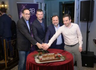 Παρουσία πολλών φίλων της η Α.R.T. 4 BUILDINGS έκοψε την πίτα της