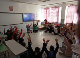 ΔΗΠΕΘΕ Αγρινίου: Η Εφηβική Σκηνή συνεχίζει τις παραστάσεις της στα Γυμνάσια του Αγρινίου