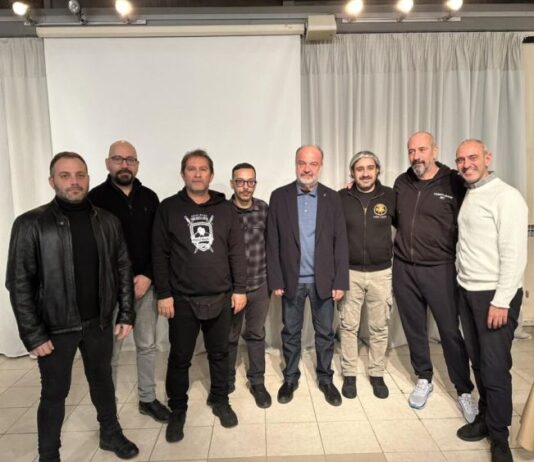 Πάντα ευαίσθητη η «Metal Union»: Δώρισε απινιδωτή στον Ερυθρό Σταυρό Αγρινίου