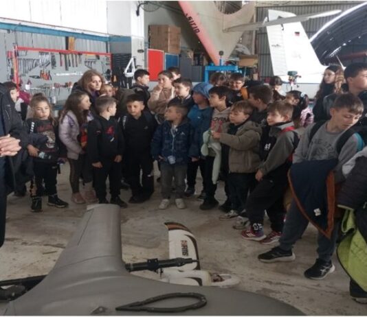 Μαθητές του 1ου Δημοτικού Σχολείου Θεστιέων επισκέφθηκαν το Αεροδρόμιο Μεσολογγίου