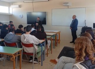 Eπίσκεψη του Μητροπολίτη Δαμασκηνού στο 1ο Λύκειο Μεσολογγίου