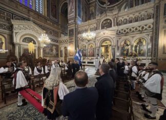 Θεία Λειτουργία και κατάθεση στεφάνων στον Άγνωστο Στρατιώτη για τις Εορτές Εξόδου