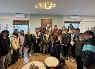 Επίσκεψη των μαθητών του 6ου Δημοτικού Σχολείου Παλλήνης στο Δήμαρχο Μεσολογγίου