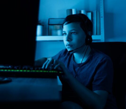 «Ψηφιακός εθισμός & Dark Web»: Ημερίδα ενημέρωσης για μαθητές, εκπαιδευτικούς και γονείς στο Αγρίνιο