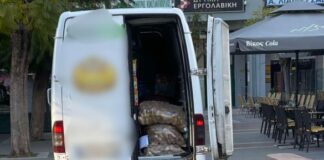 Δήμος Αγρινίου: Ο θεατής που φωτογραφίζει, αφού δεν μπορεί να αποτρέψει…