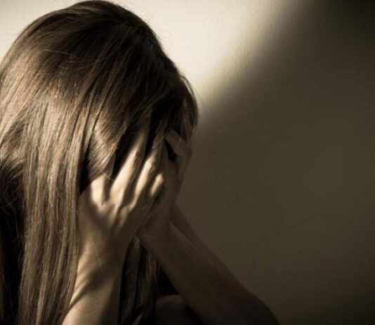 Αγρίνιο: Bιαιοπραγία σε εργαζόμενη σε μεζεδοπωλείο καταγγέλλει το Σωματείο Ιδιωτικών Υπαλλήλων