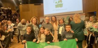 Τα «Οικολογικά Σχολεία» βραβεύουν το 4ο Δημοτικό Σχολείο Αγρινίου με την Πράσινη Σημαία!