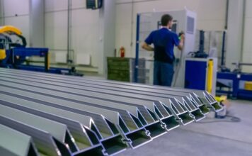 «Ασφυκτιά ο κλάδος από τις αυξήσεις των πρώτων υλών», λένε οι αλουμινοκατασκευαστές