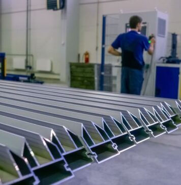 «Ασφυκτιά ο κλάδος από τις αυξήσεις των πρώτων υλών», λένε οι αλουμινοκατασκευαστές