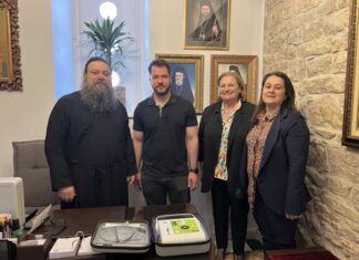 Δήμος Μεσολογγίου: Παράδοση απινιδωτή στον Ιερό Μητροπολιτικό Ναό Αγίου Σπυρίδωνος