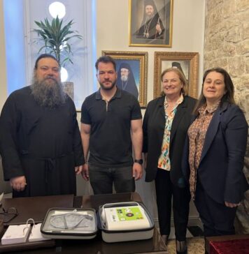 Δήμος Μεσολογγίου: Παράδοση απινιδωτή στον Ιερό Μητροπολιτικό Ναό Αγίου Σπυρίδωνος