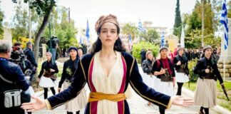 Η «Ελλάδα» του Ντελακρουά με… σάρκα και οστά και το «ευχαριστώ» των Γάλλων