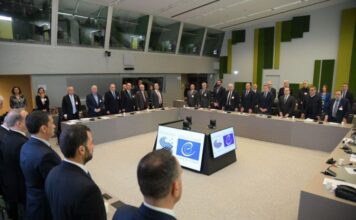 Ενός λεπτού σιγή για τους Εξοδίτες στο Στρασβούργο από την ΚΕΔΕ