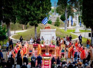 Αναστάσιμη Θεία Λειτουργία για πρώτη φορά στον Κήπο των Ηρώων