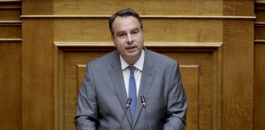 Ψηφίζει ο Παπαθανάσης τις άρσεις ασυλίας των 13