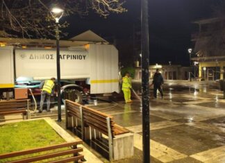 Εμ να σου πλύνει και τις πλατείες η… Πυροσβεστική;