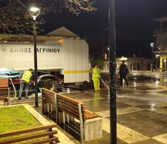 Εμ να σου πλύνει και τις πλατείες η… Πυροσβεστική;