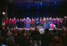 Συγκλονιστική η πρωτότυπη μουσική παράσταση «Μνήμη από σπαθί και μύρο…»