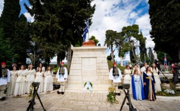 «200 χρόνια μετά την Ηρωική Έξοδο, το έθνος ακουμπά με ευλάβεια στο Μεσολόγγι»
