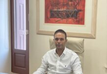 Κέκελος για επίσκεψη Παπασταύρου: Παθογένεια όταν κλειστές συναντήσεις αποκτούν το μανδύα ευρείας διαβούλευσης