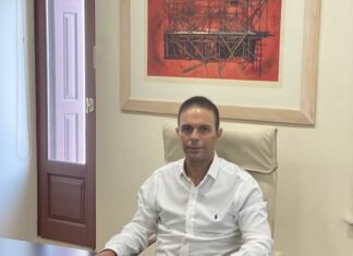 Κέκελος για επίσκεψη Παπασταύρου: Παθογένεια όταν κλειστές συναντήσεις αποκτούν το μανδύα ευρείας διαβούλευσης