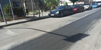 Ο εργολάβος του φυσικού αερίου κάτι προσπαθεί