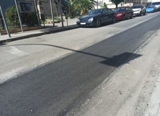 Ο εργολάβος του φυσικού αερίου κάτι προσπαθεί