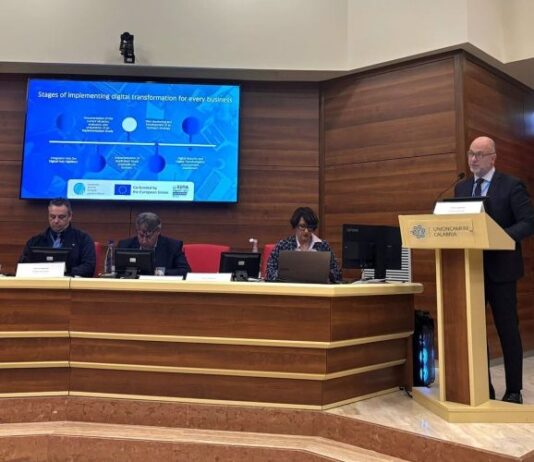 Τάκης Παπαδόπουλος: «Η Περιφέρεια Δυτικής Ελλάδας ενισχύει την ψηφιακή καινοτομία των μικρομεσαίων επιχειρήσεων»