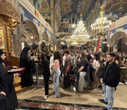 Τελέστηκαν Ιερές Παρακλήσεις για τους διαγωνιζομένους στις Πανελλαδικές Εξετάσεις