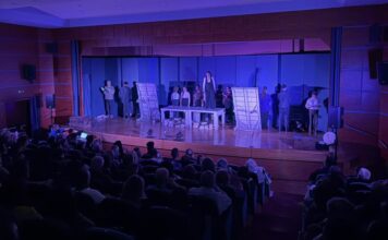 «Αχ, Μεσολόγγι, αχ, αίματα όπου χύσαμεν άδικα»: Συγκίνησε η θεατρική παράσταση για την Έξοδο