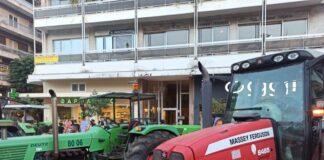 Αγρίνιο: Με τρακτέρ στην πλατεία οι αγρότες για τις δεσμεύσεις που έμειναν στα λόγια