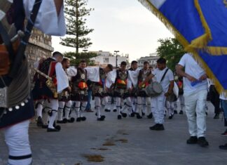 Το Μεσολόγγι υποκλίνεται στο μεγαλείο του Άη-Συμιού