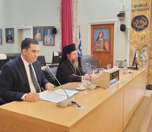 -Mετά το διπλασιασμό της μισθοδοσίας σας, Σεβασμιώτατε, θέλουμε να μας σταυρώσετε στις εκλογές