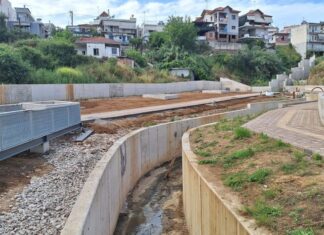 «Μαζεύτηκαν» τα λύματα, όχι όμως όλα στο ρέμα του Λυκοραχίτη