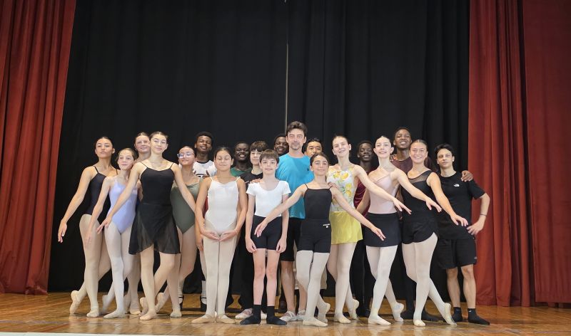 DANCE ACADEMY