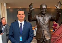«Έξω πάμε καλά…» άμα έχουμε και λογογράφο