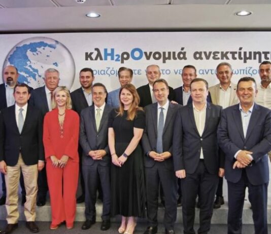 Προεκλογικά το ΥΠΕΝ: 15 βουλευτές μάζεψε ο Παπασταύρου για έργα 16 εκατ.