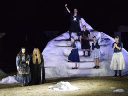 Αυλαία στο 37ο Φεστιβάλ Οινιαδών με τη «Γυναίκα της Ζάκυθος | Διάλογος στα ερείπια του Μεσολογγίου»