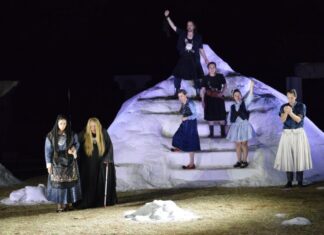 Αυλαία στο 37ο Φεστιβάλ Οινιαδών με τη «Γυναίκα της Ζάκυθος | Διάλογος στα ερείπια του Μεσολογγίου»