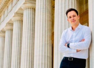 «Με εξέλεξαν στο πλευρό του Τσίπρα», είπε ο Ζαμπάρας θυμίζοντας τον Γιώργο Κατσιφάρα