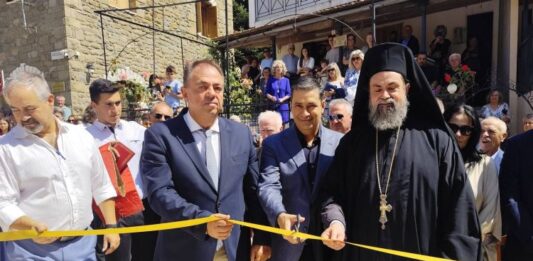 Κορδέλα και ψαλίδι… στα Κρυονέρια «βρήκε» ο Γ. Παπαναστασίου