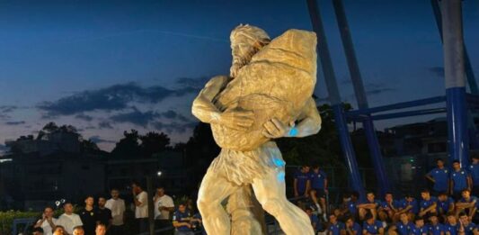 Replay στα αποκαλυπτήρια για πολιτικό fair play
