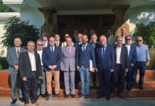 Συνάντηση Φαρμάκη με τον Πρέσβη της Ελλάδας στην Κίνα