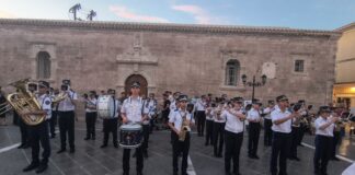 Εξαιρετική η παρουσία της Φιλαρμονικής «Χρήστος Καψάλης» στη Λευκάδα