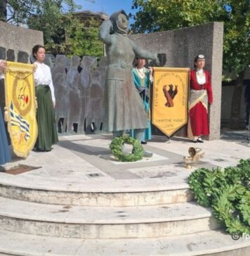 Tιμήθηκε η μνήμη της Μικρασιατικής Καταστροφής στο Αγρίνιο