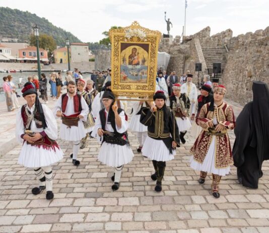 Με την απόδοση τιμών στους πεσόντες ολοκληρώθηκαν οι εκδηλώσεις για την Επέτειο της Ναυμαχίας της Ναυπάκτου