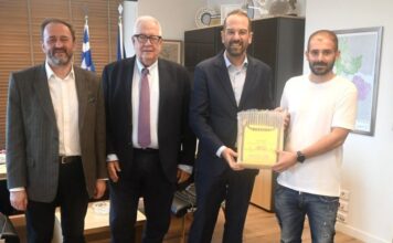 Δωρεά απινιδωτή στην Κοινότητα Αντιρρίου από τον Περιφερειακό Συμπαραστάτη